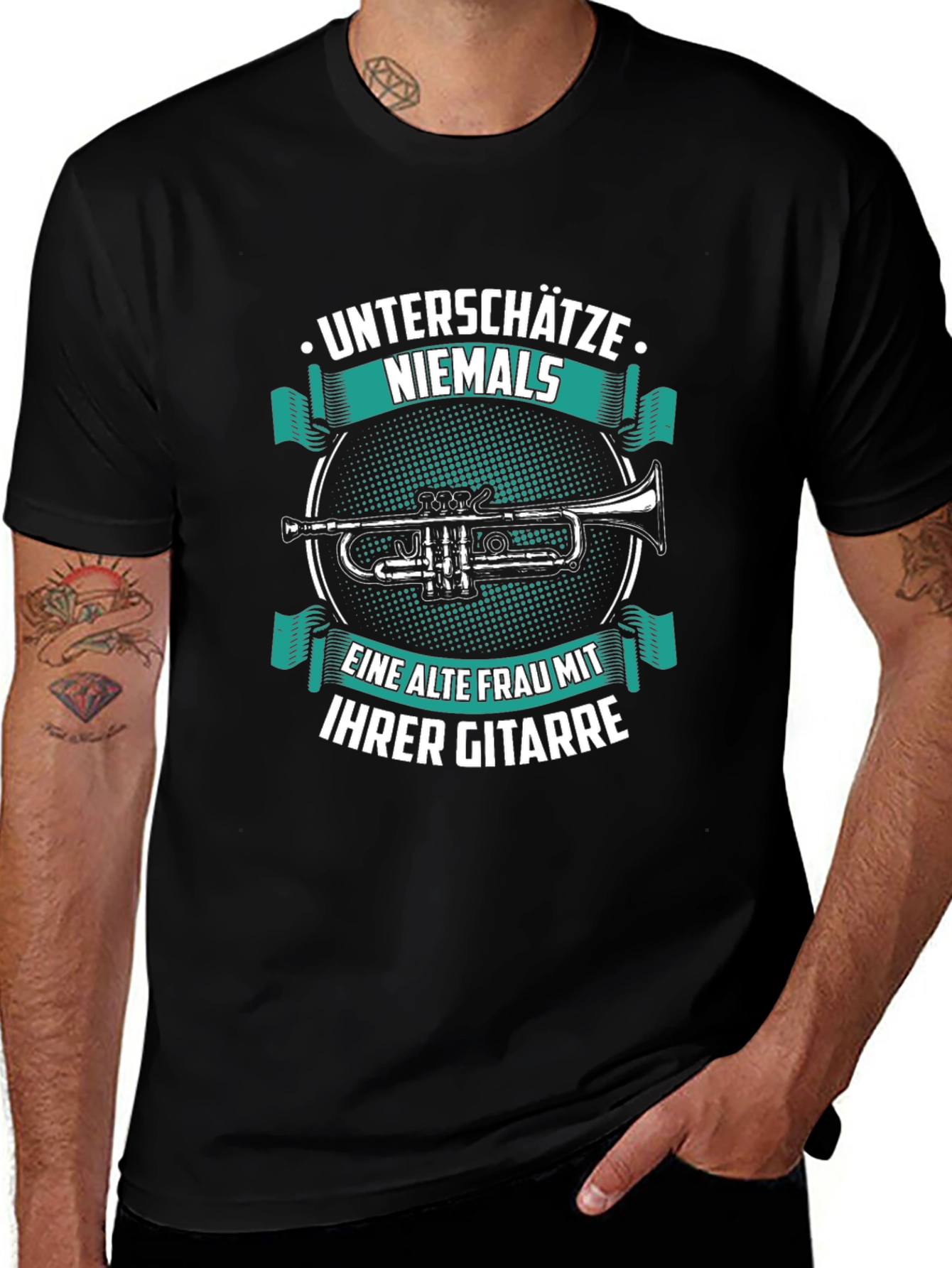 Trumpet Graphic Tee - Unterschatze Niemals