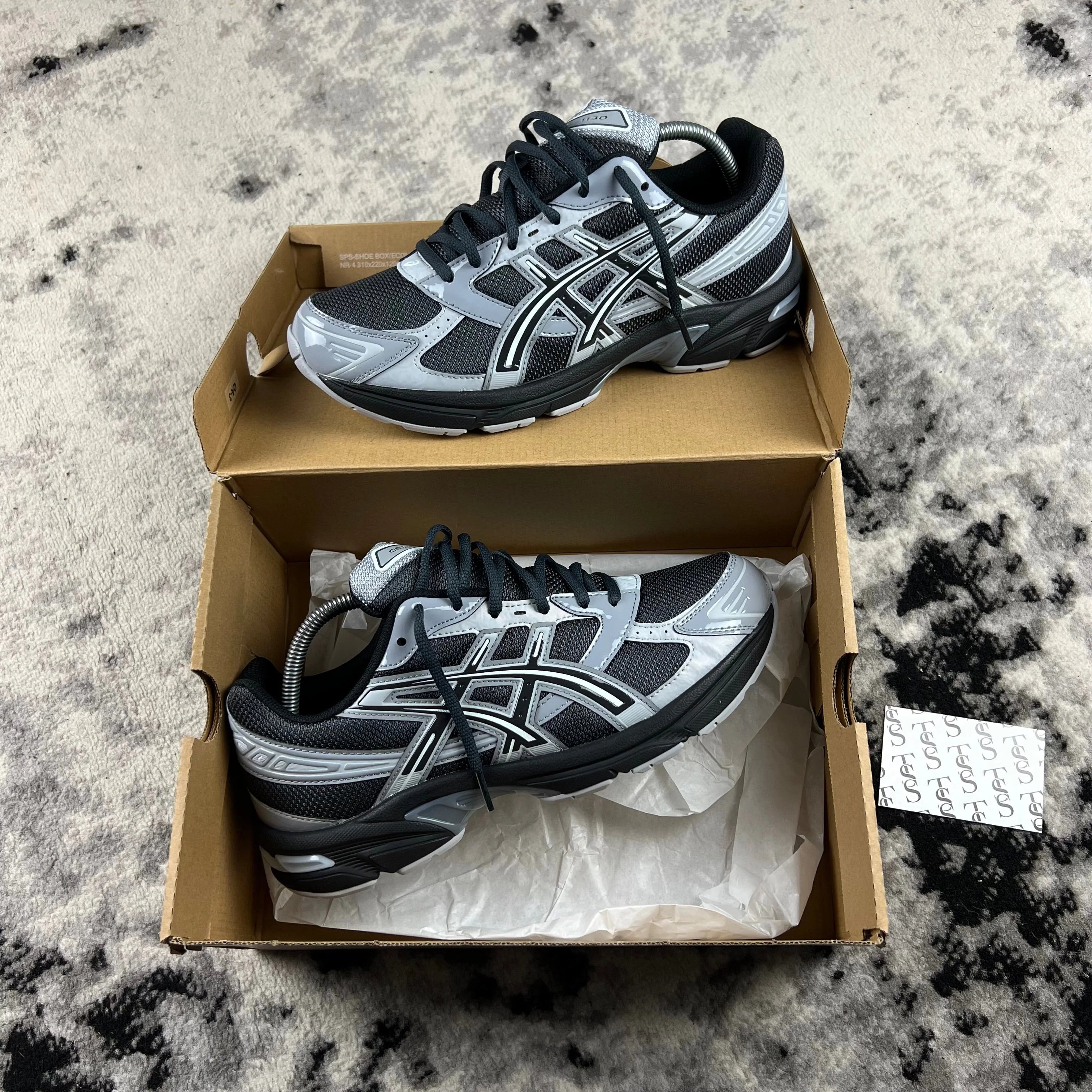ASICS 1130 - GRAPHITE GREY GRAVEL