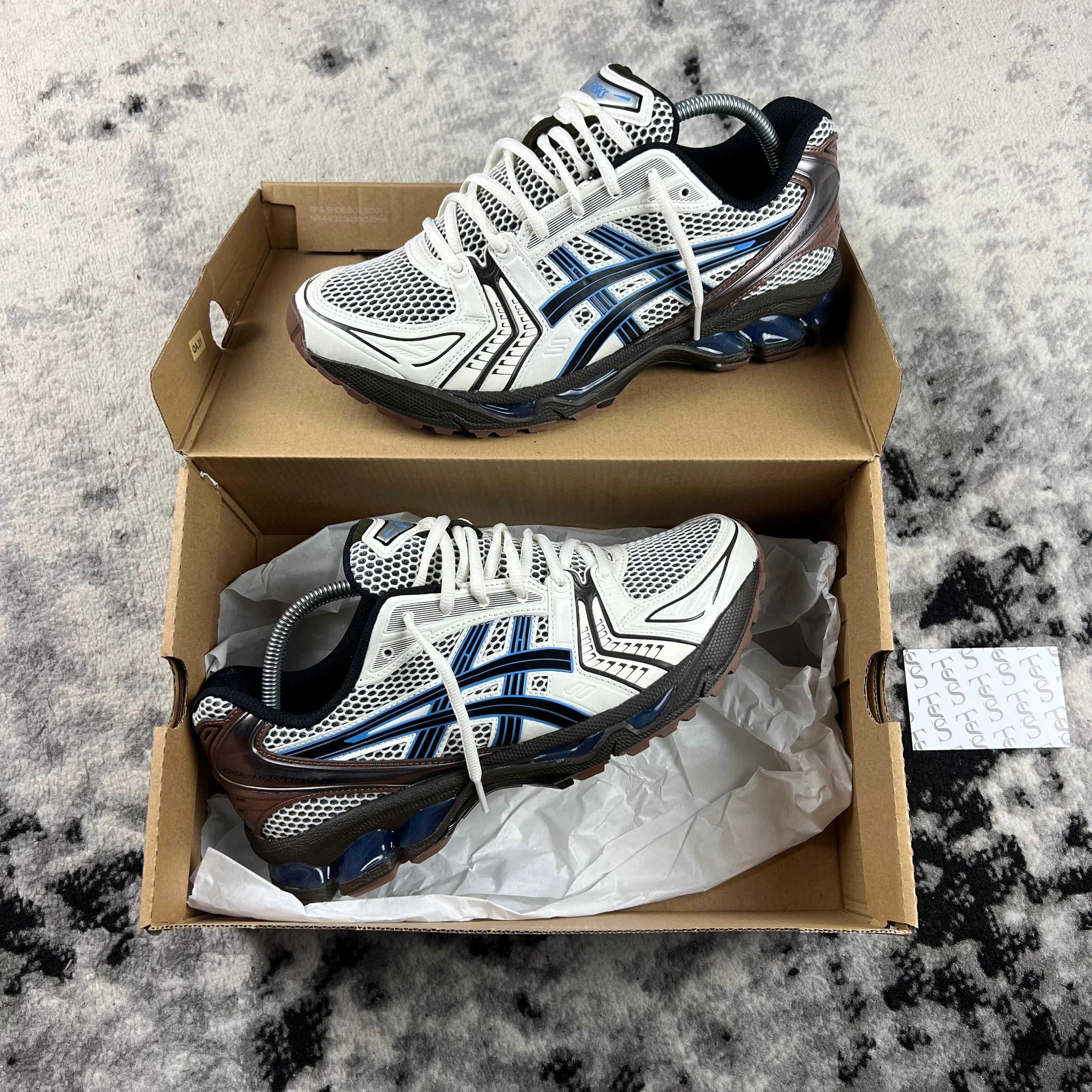 ASICS KAYANO 14 - CREAM / BLUE COAST